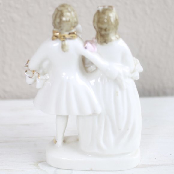 VTG Renaissance Porcelain - Picture 3 of 4